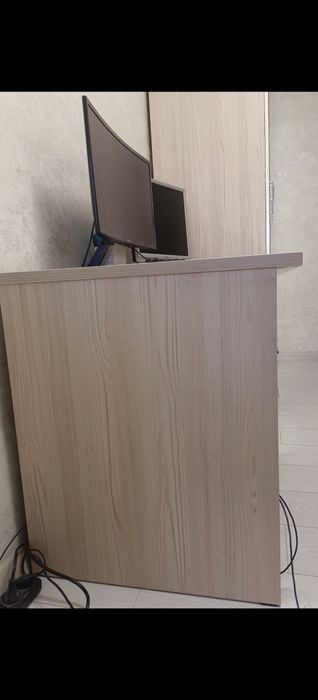 Письменный стол   .