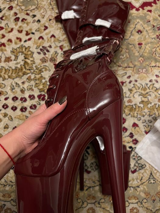 Продам стрипы ботфорты