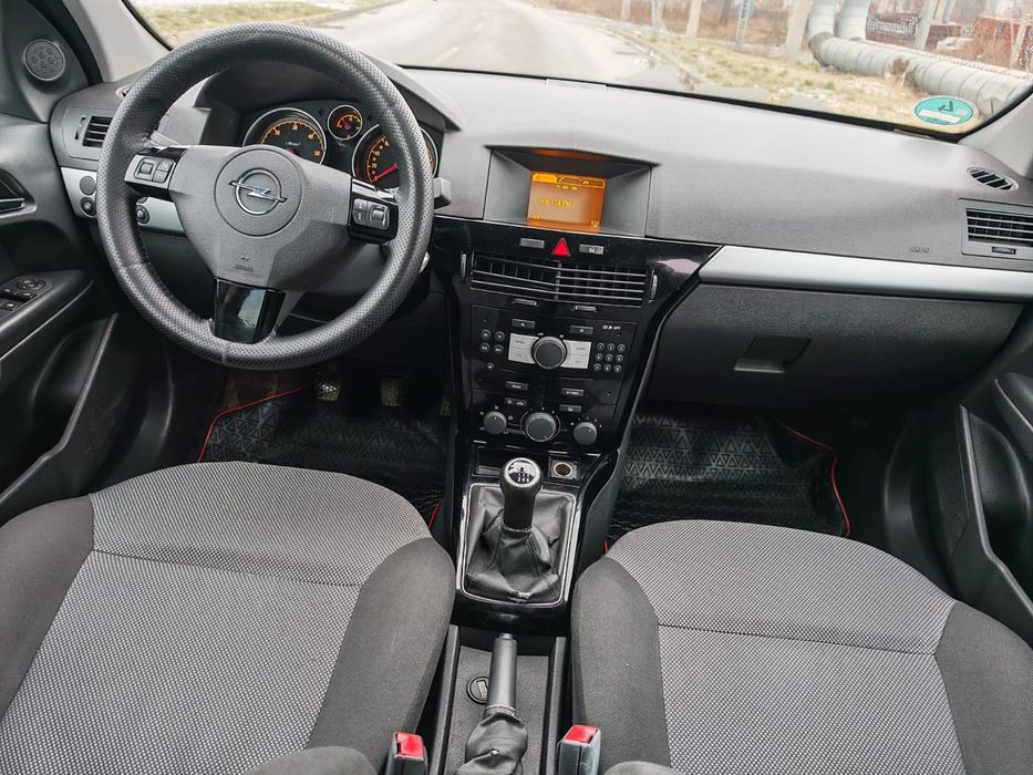 Opel Astra 2011 1.7 CDTI