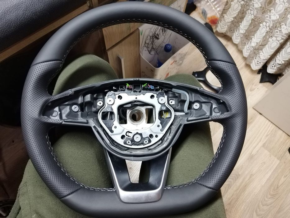 Îmbrac volane in piele