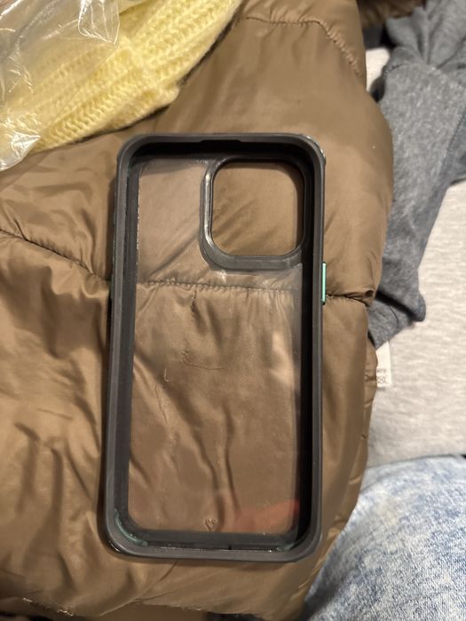 Mobilfox кейс чисто нов за 15про макс