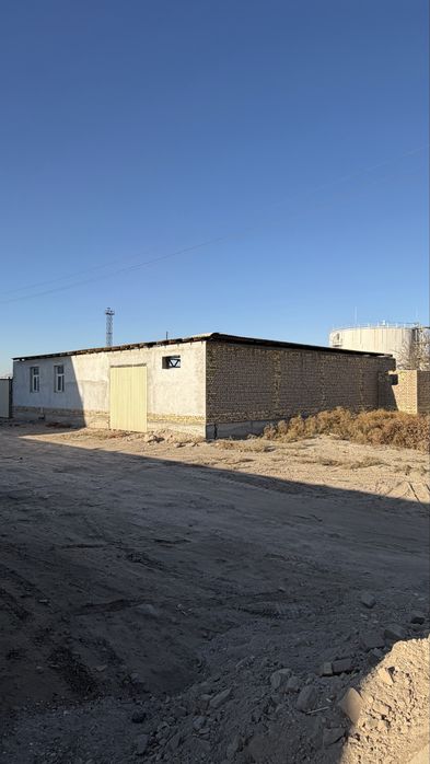 200 - 300 кв2 сотилади!