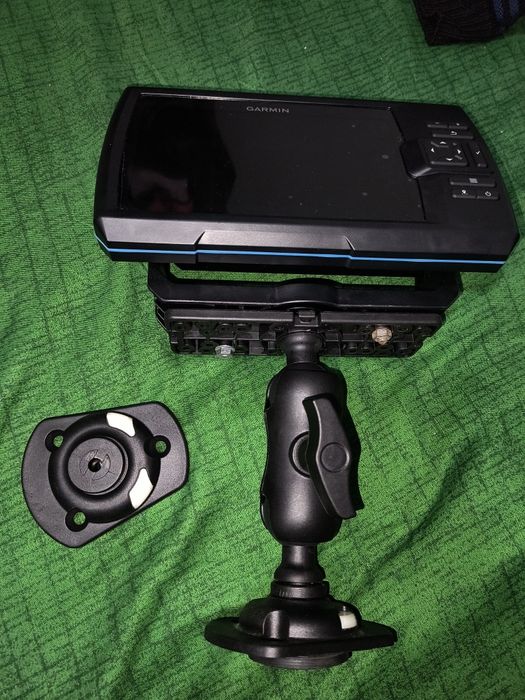 Vând suporti sonar tip RAM pentru barcă