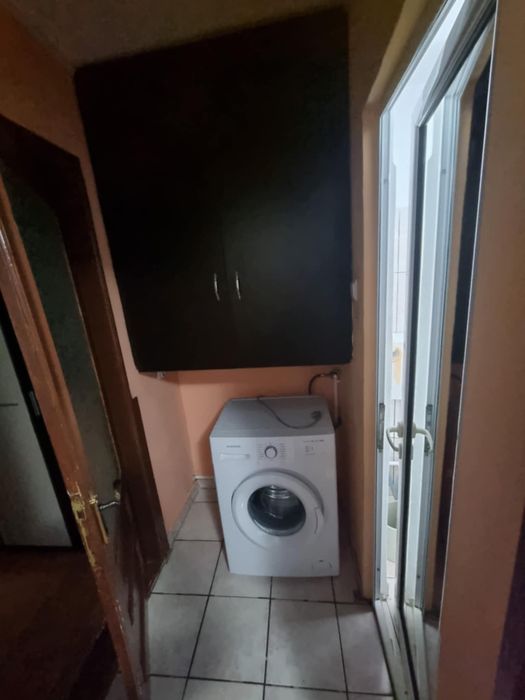 Închiriez apartament la ciocârlia E1
