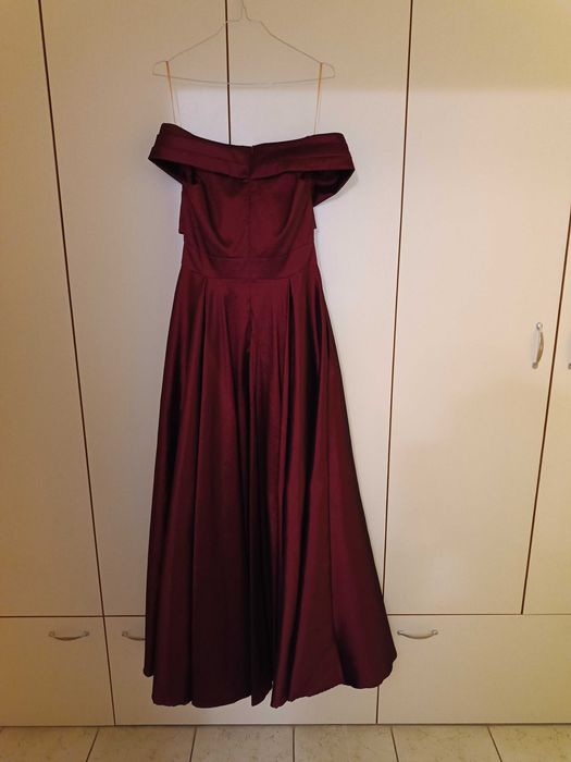 Бална рокля Piyamor с уникално преливащ се цвят бордо, размер M