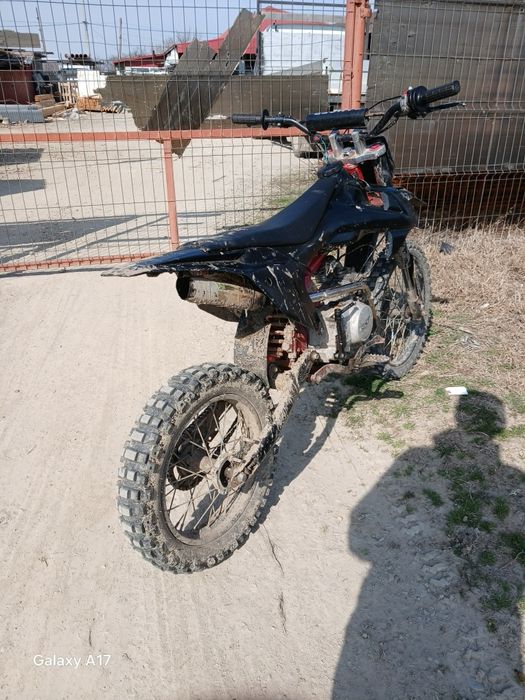 Vand cross 125 cc preț negociabil