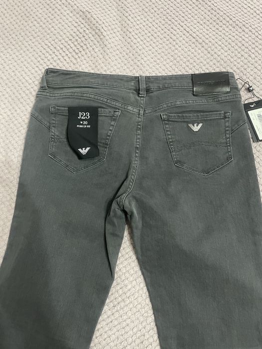 Джинсы Emporio Armani