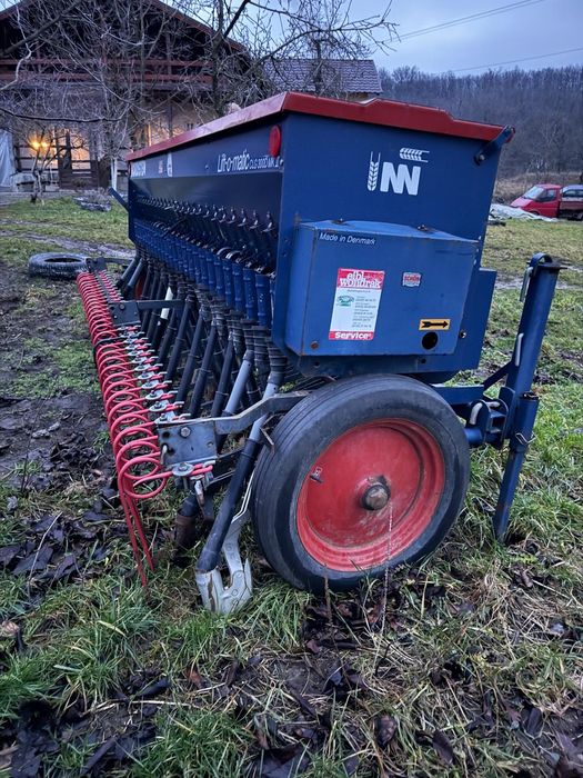 Vând semănătoare și mig de imprastiat