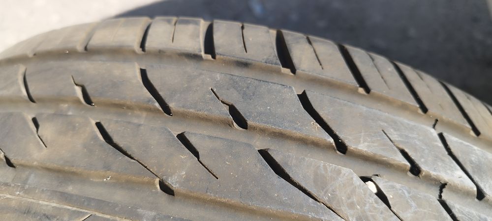 Резина лето 215/55 R17