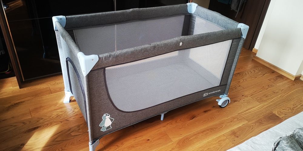 НОВА ЦЕНА: Детска сгъваема кошара на 2 нива, Kindercraft 2 в 1  Joy Full със сгъваем матрак и аксесоари