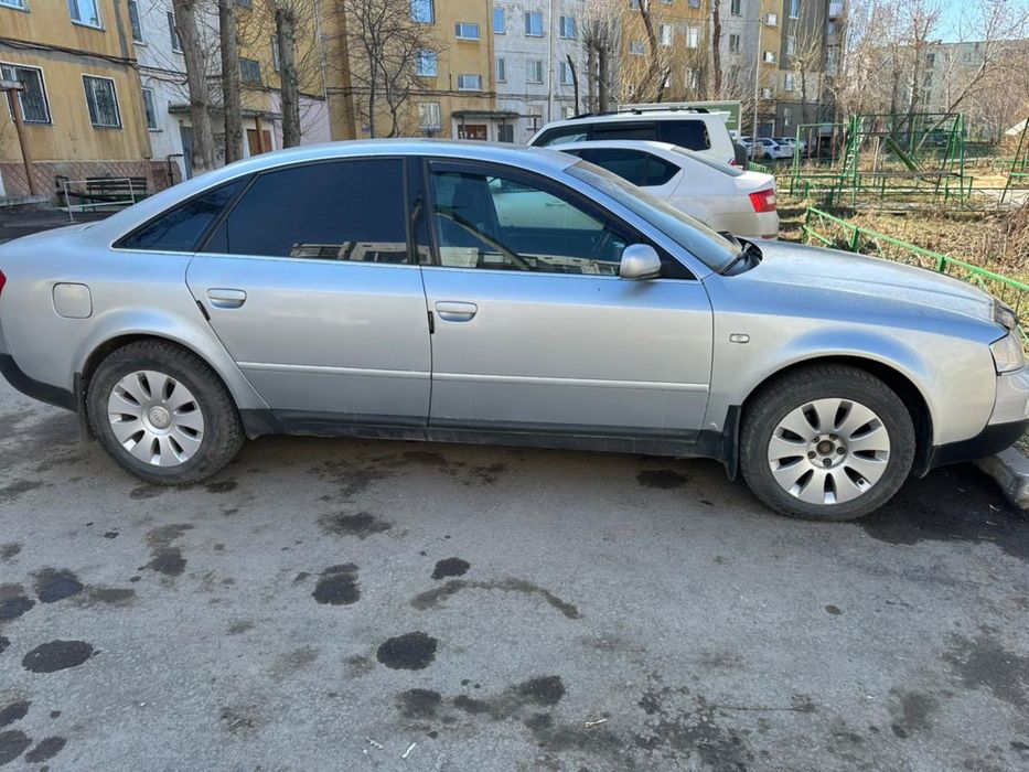 Легковой автомобиль Аudi A6