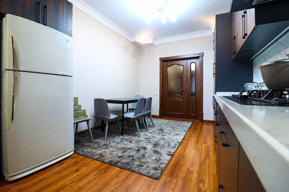 Продается 3х ком квартира, ориентир: Парк Бабура, 145м²