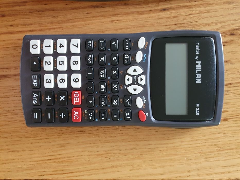Calculator științific Milan M240
