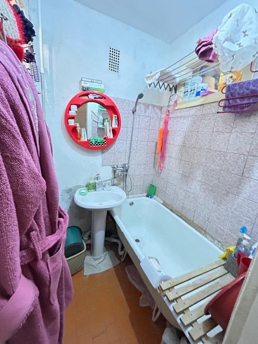 Продам 2 х. кв. 4/5 эт. 1981 гп. 8 мкр