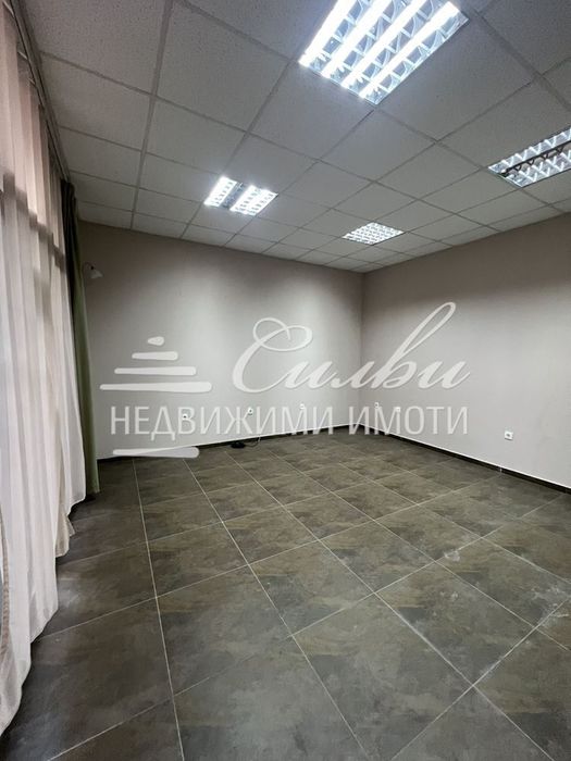 Дава се под наем Офис в Шумен, Център - 30 кв.м за 306 € - Снимка #3