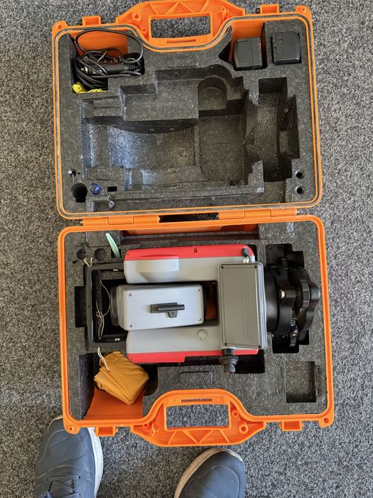 Stație totală Pentax V-227N cu valiză și accesorii