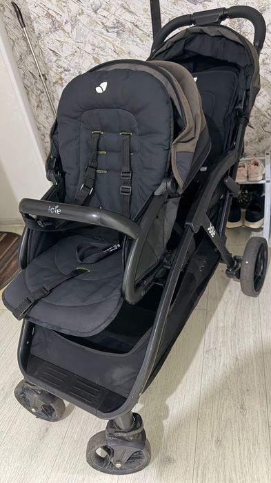 Коляска для двойни