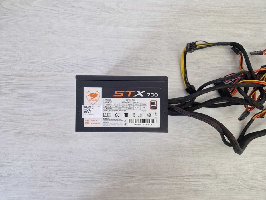Cougar STX 700W 80 Plus Надежный блок питания