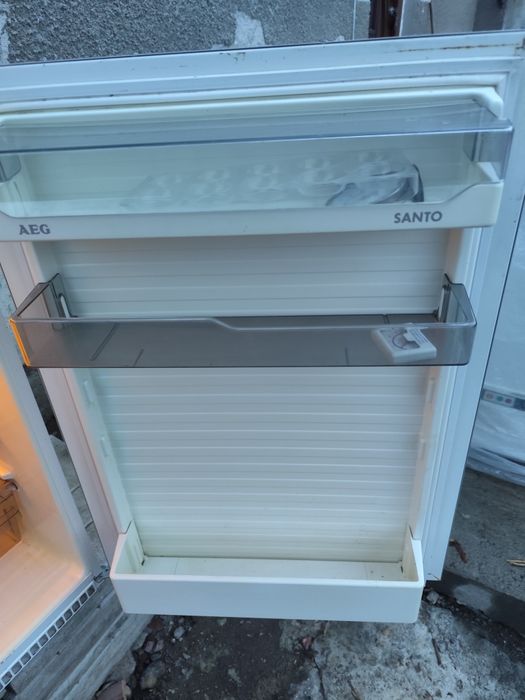 Frigider incorporabil AEG