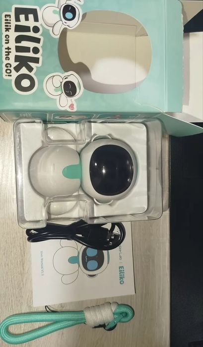 Robot AI Eiliko умный робот