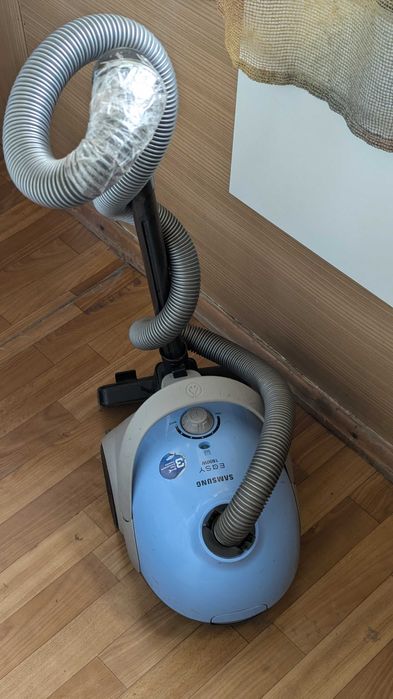 Пылесос Samsung в рабочем состоянии