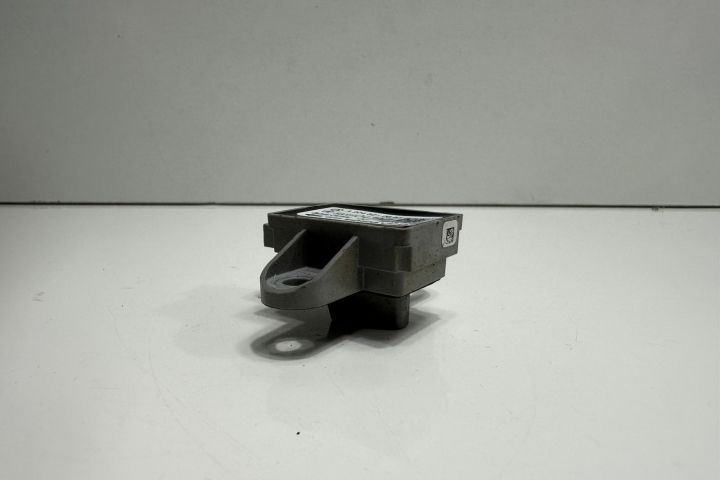 Senzor impact A2048210651 Mercedes-Benz C-Class W204/S204