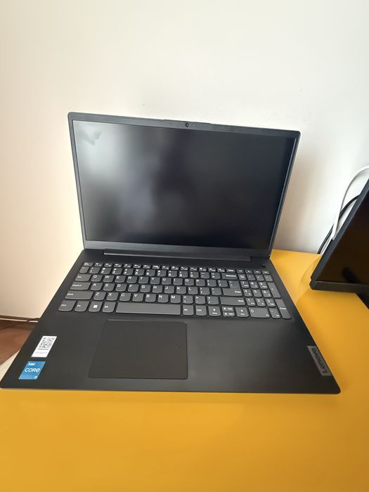 Lenovo V15 G4 IRU – cod 83A1006XRM.