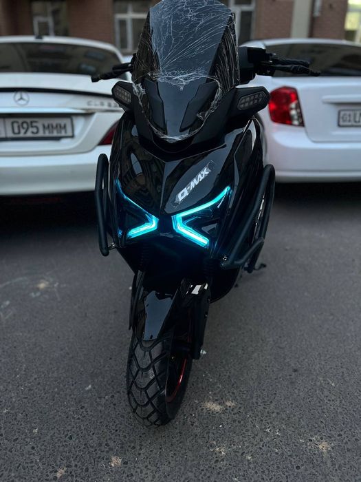 Абсолютно новый скутер S max restayling Q max 180 кубов