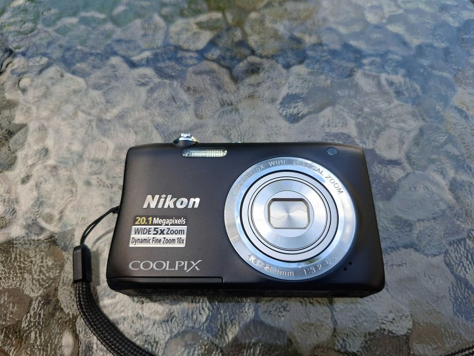 Compact Digital Camera Nikon Coolpix S2900 20.1mp 5x optical zoom