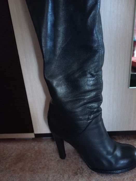 Продам женские сапоги