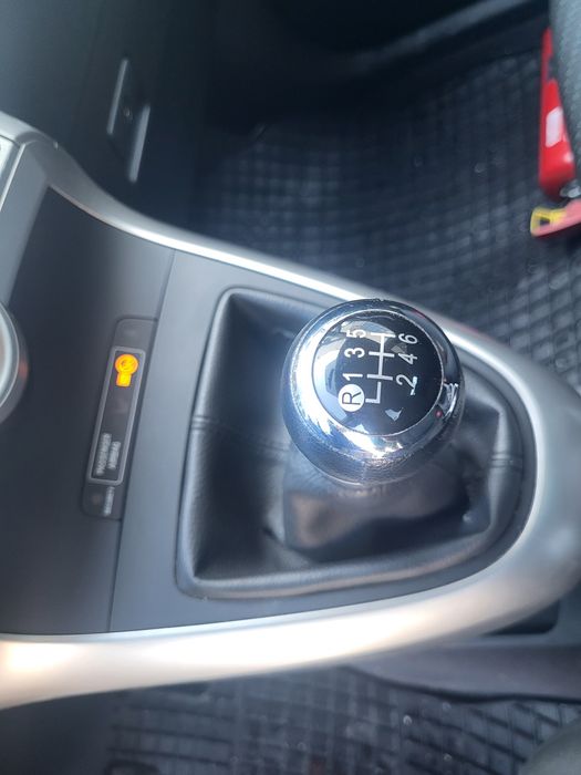Продавам Toyota Verso