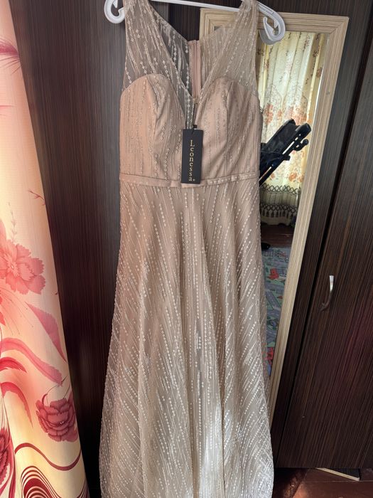 !СПЕШНО! Официална дамска рокля