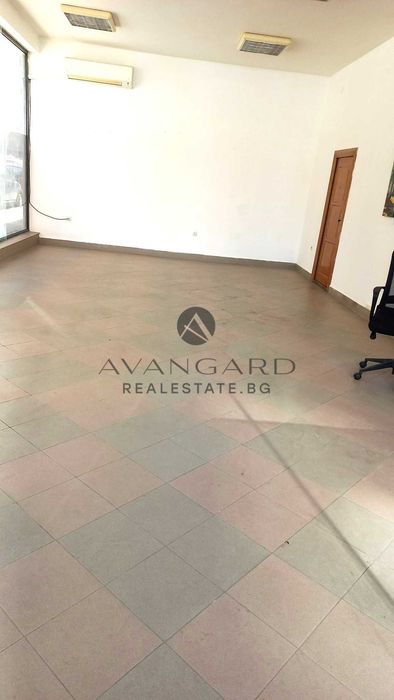 Продава се Магазин в Пловдив, Кючук Париж - 83 кв.м за 1428 €/кв.м - Снимка #2