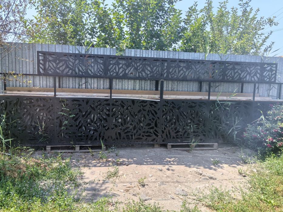 Агрождения металический с летнию кафе и других можна дома использовать