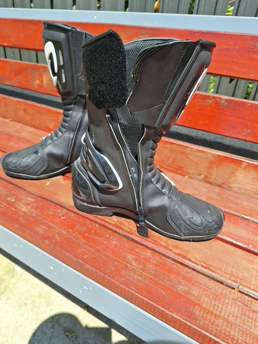 Vand ghete forma din piele motocicleta