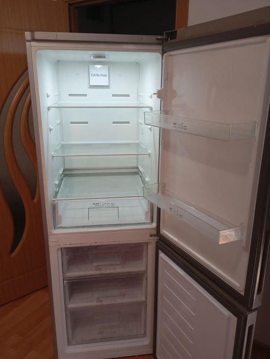 Frigider Artic inox.