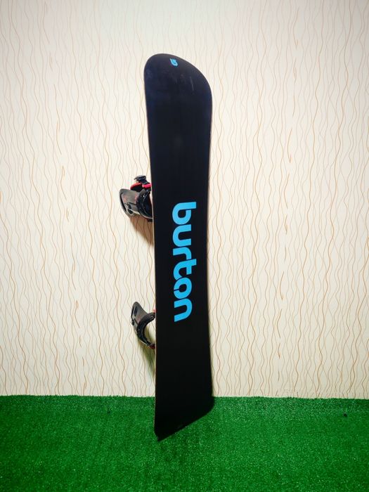 Snowboard Burton Progression 155cm + Legaturi Burton M