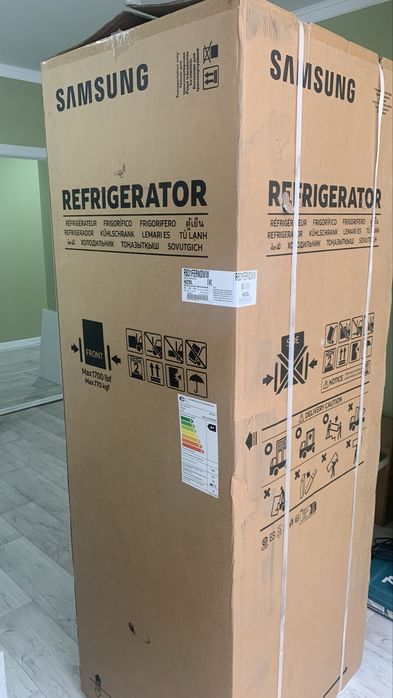 Холодильник SAMSUNG RB31