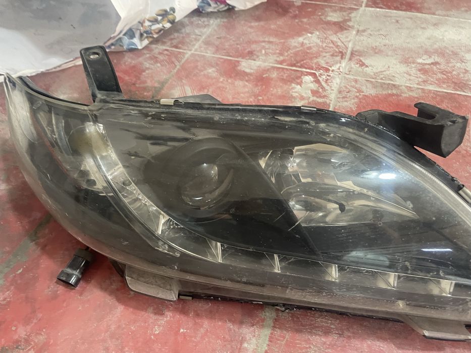 Фара передни Тайота Камри 40