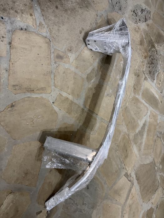 BMW части греда предна