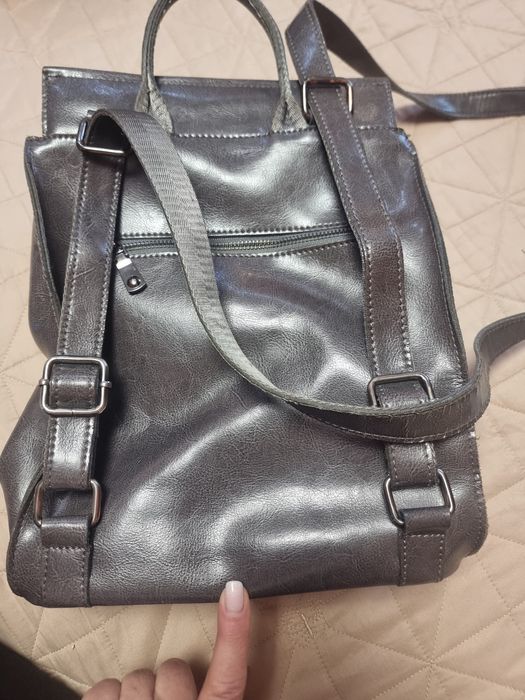 Продам кожанный рюкзак