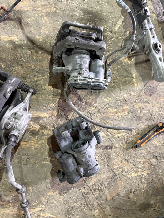 Mercedes w213 2.2cdi 194кс 4matic Комби Спирачни Апарати Супорти