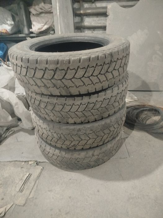 Продам шины срочно 195/75/16
