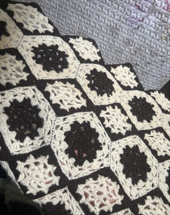 Покривки за легло / кувертюри плетени на една кука