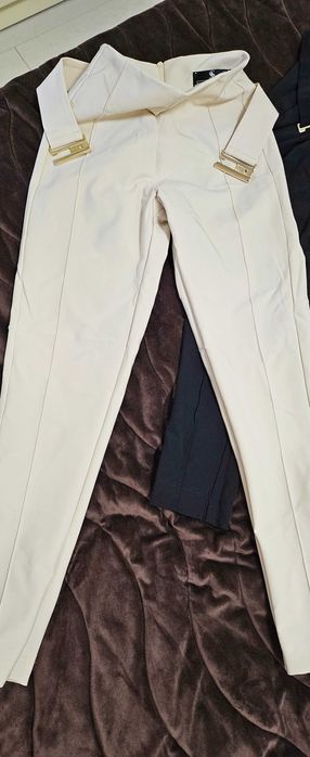 Само черния Sara Sweidan, панталон, XS размери