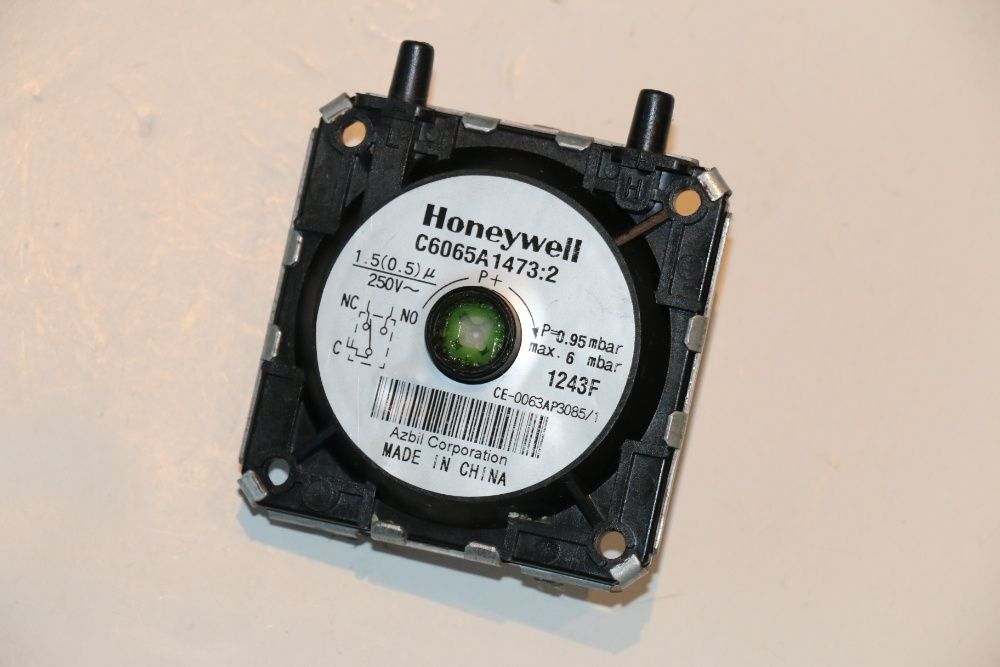 Presostat de aer HoneyWell 0.95 mbar, C6065A1473:2 centrala Motan