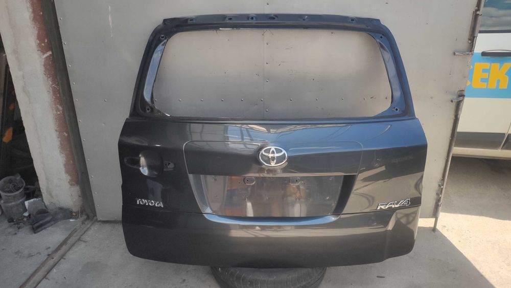 пета врата Toyota Rav4 2007 година