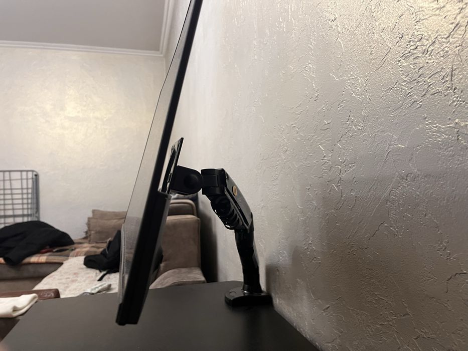 Монитор Acer с Кронштейном