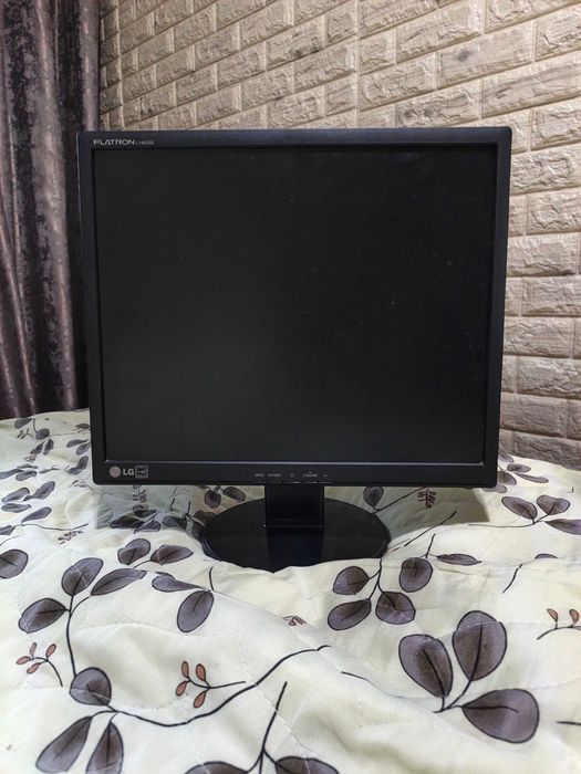 LG FLATRON монитор