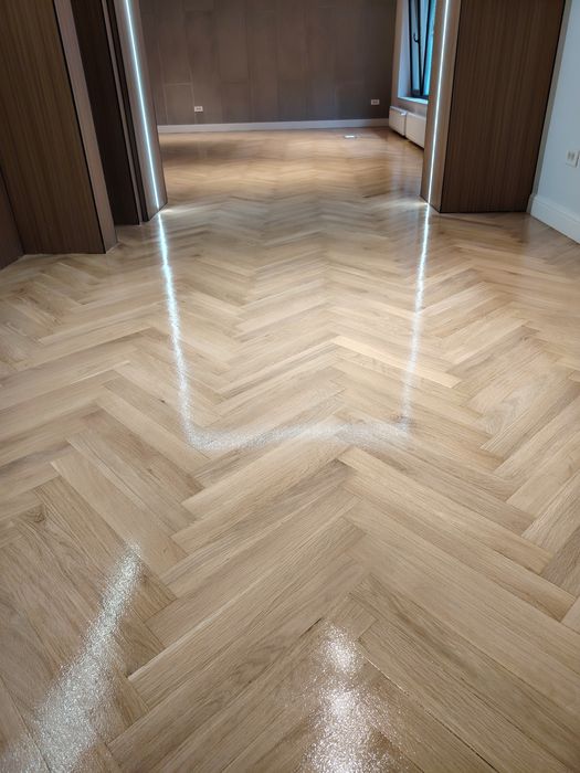 Parchetar cu experiență